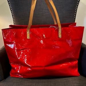 Authentic LV Reade GM
